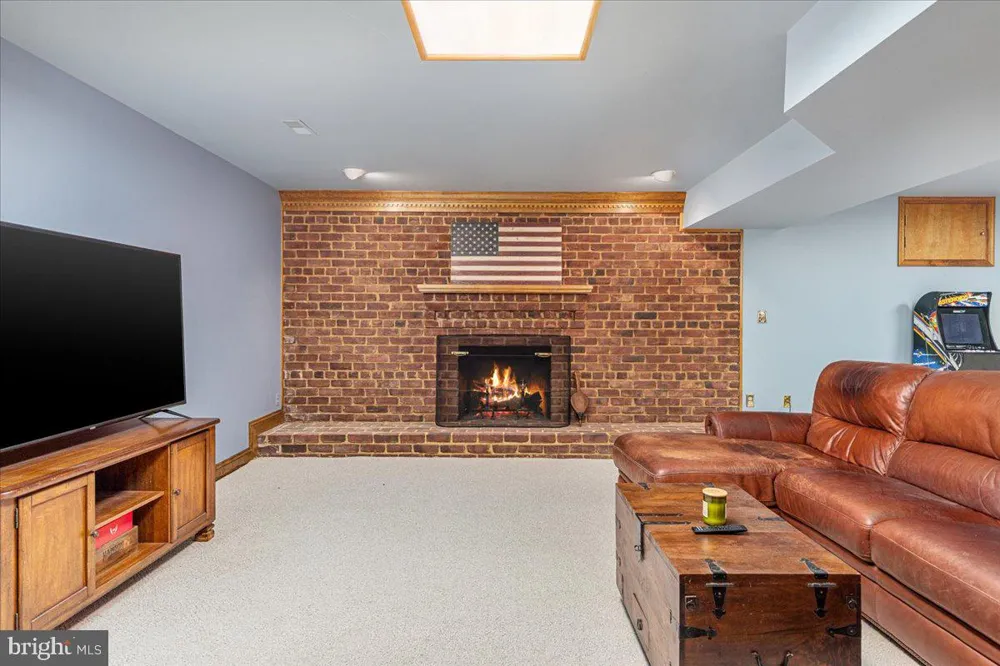 6595 CHESAPEAKE PLACE Warrenton, VA 20187