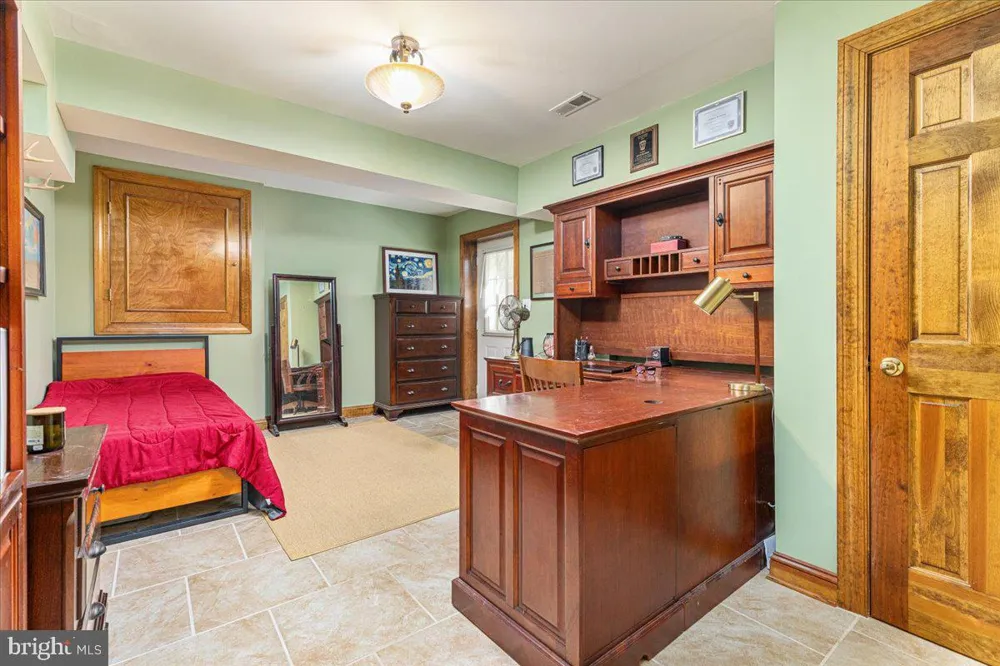 6595 CHESAPEAKE PLACE Warrenton, VA 20187