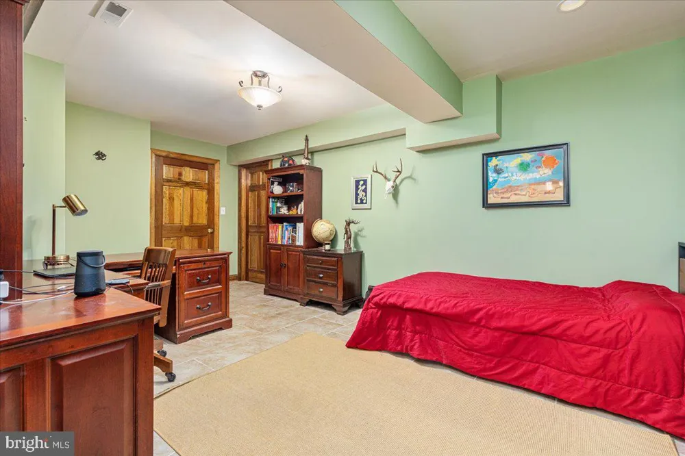 6595 CHESAPEAKE PLACE Warrenton, VA 20187