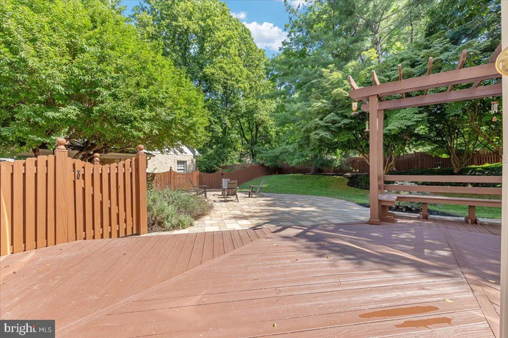 6595 CHESAPEAKE PLACE Warrenton, VA 20187