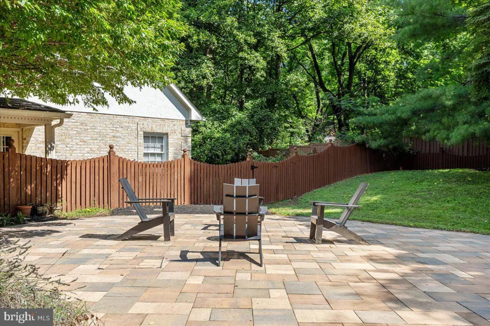 6595 CHESAPEAKE PLACE Warrenton, VA 20187