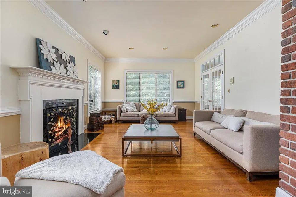 6595 CHESAPEAKE PLACE Warrenton, VA 20187