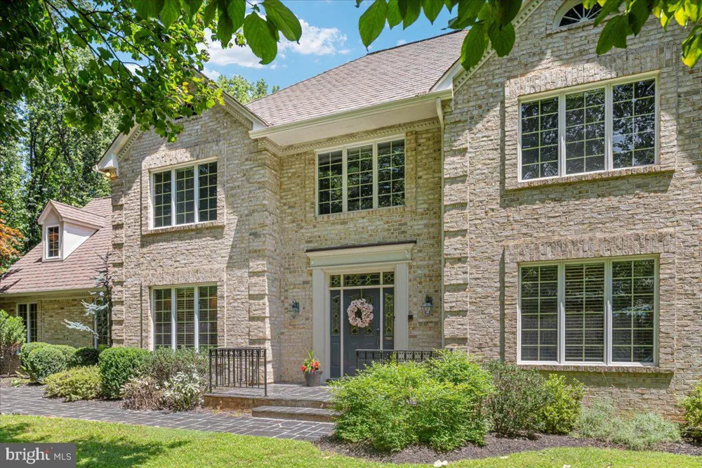 6595 CHESAPEAKE PLACE Warrenton, VA 20187