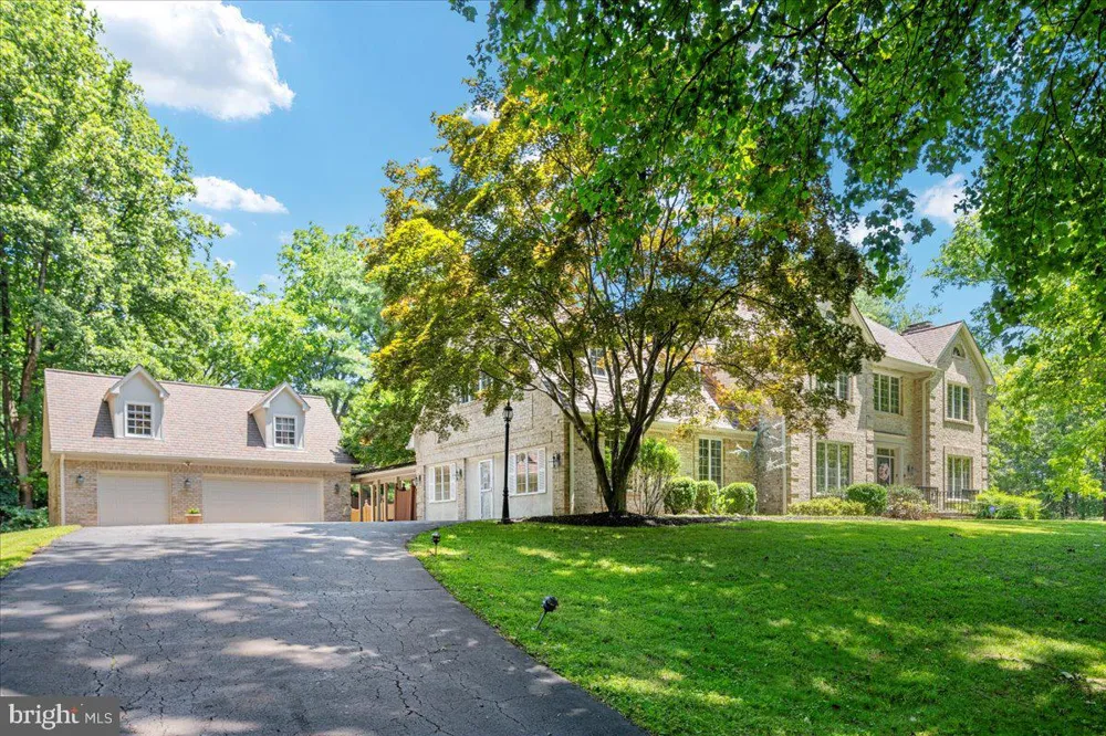 6595 CHESAPEAKE PLACE Warrenton, VA 20187