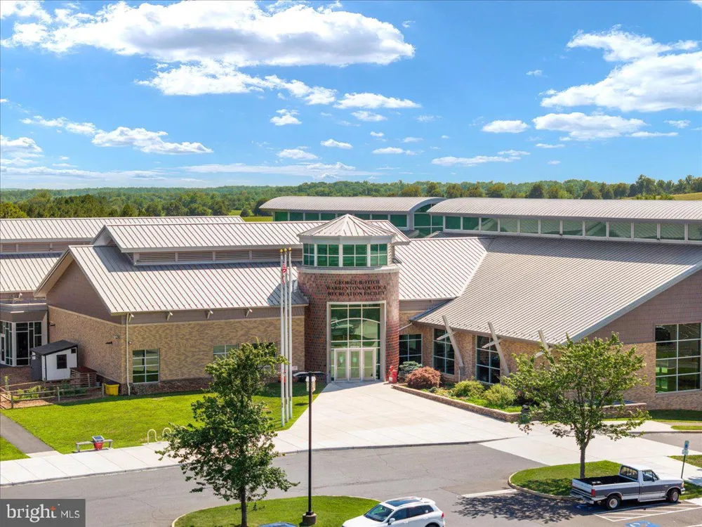 6595 CHESAPEAKE PLACE Warrenton, VA 20187