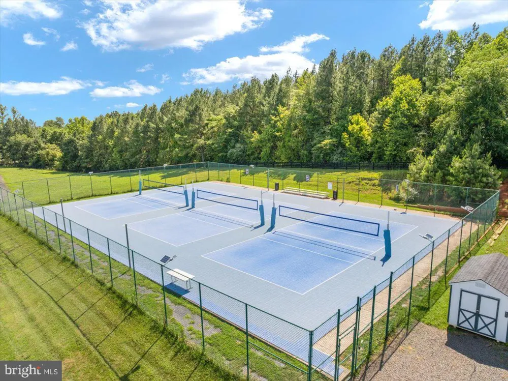 6595 CHESAPEAKE PLACE Warrenton, VA 20187