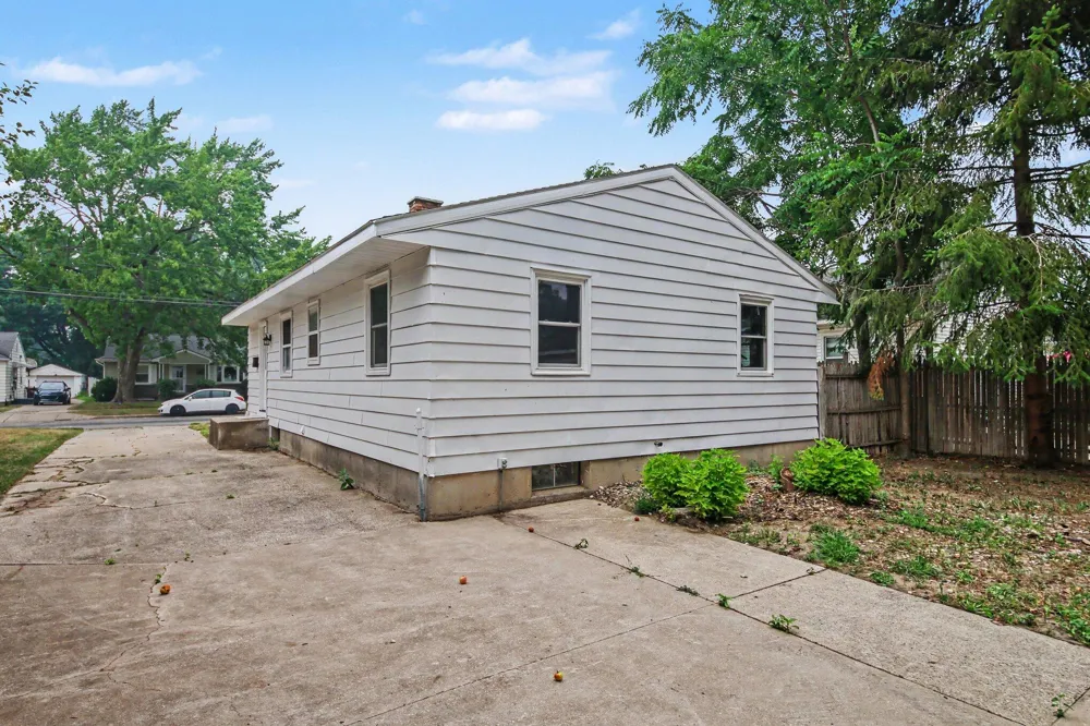 228 Jean Street SW Wyoming City, MI 49548