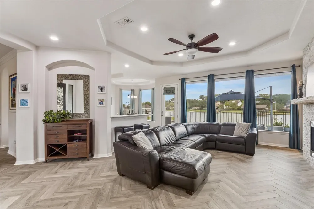 1830 Lakeside Drive Seabrook, TX 77586