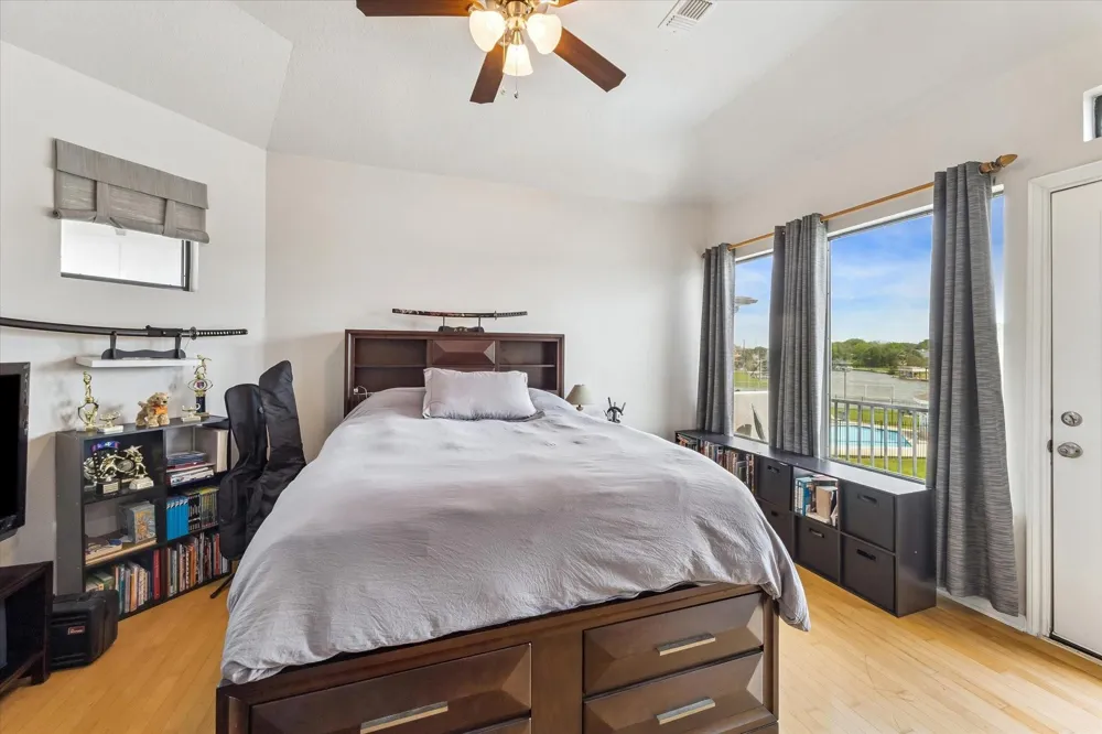 1830 Lakeside Drive Seabrook, TX 77586