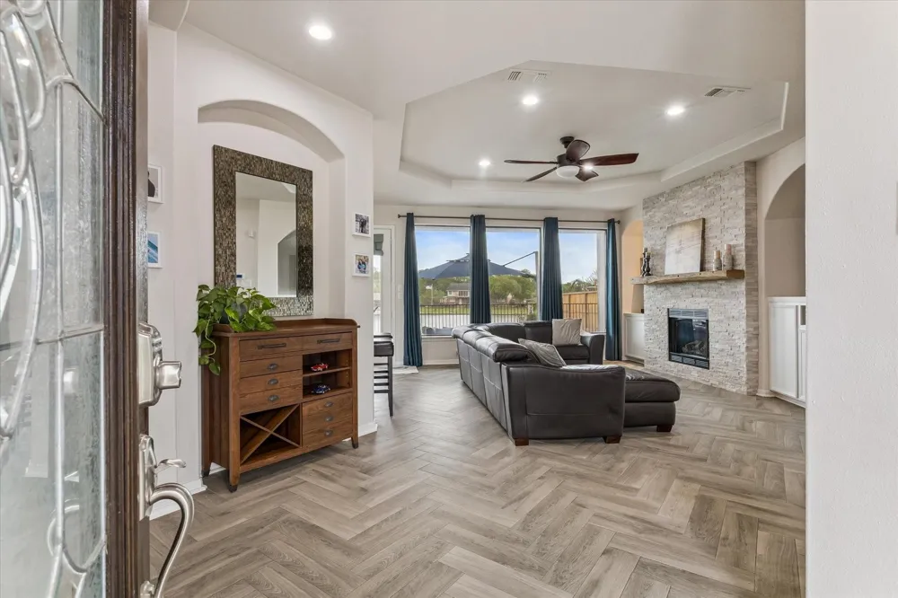 1830 Lakeside Drive Seabrook, TX 77586