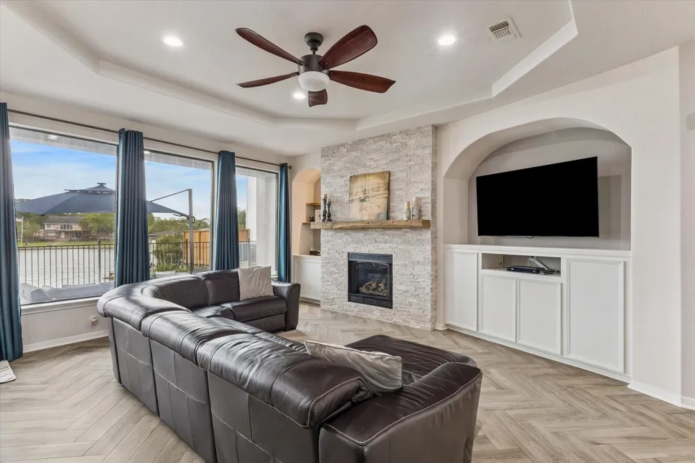 1830 Lakeside Drive Seabrook, TX 77586