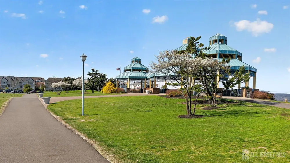 7 Denarski Drive Sayreville, NJ 08872