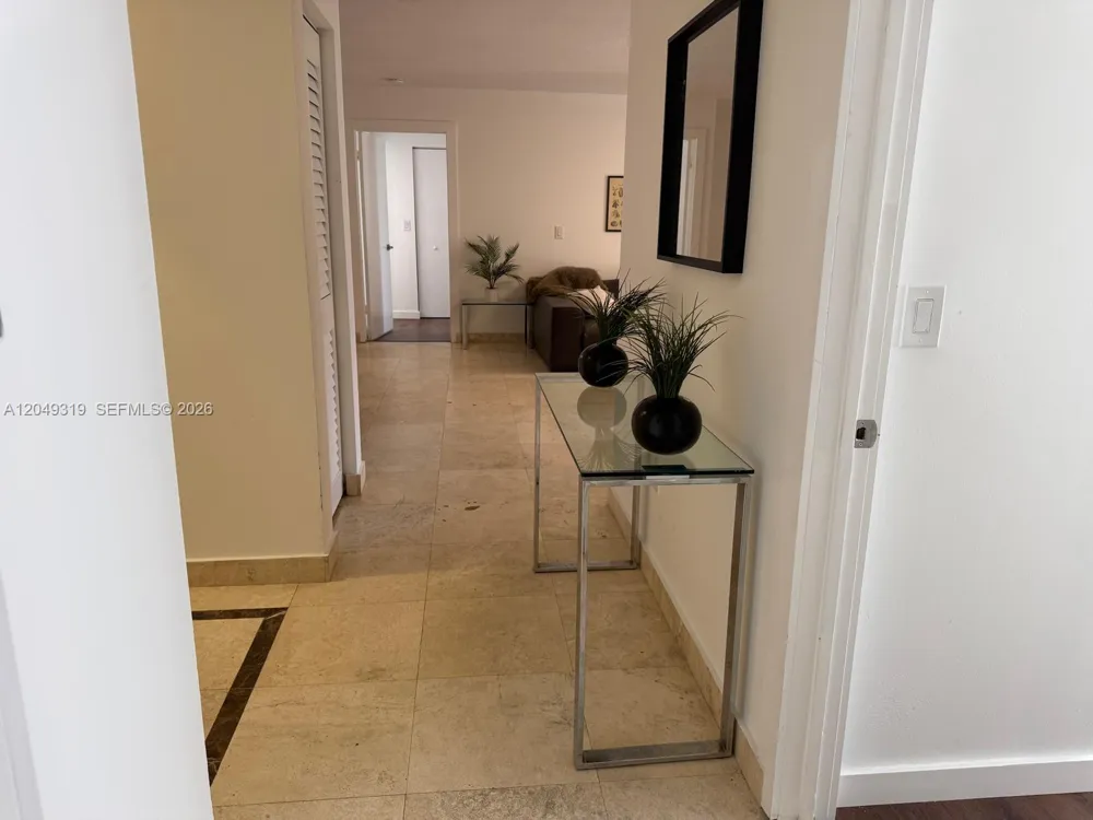 19555 E Country Club Dr #8602 Aventura, FL 33180