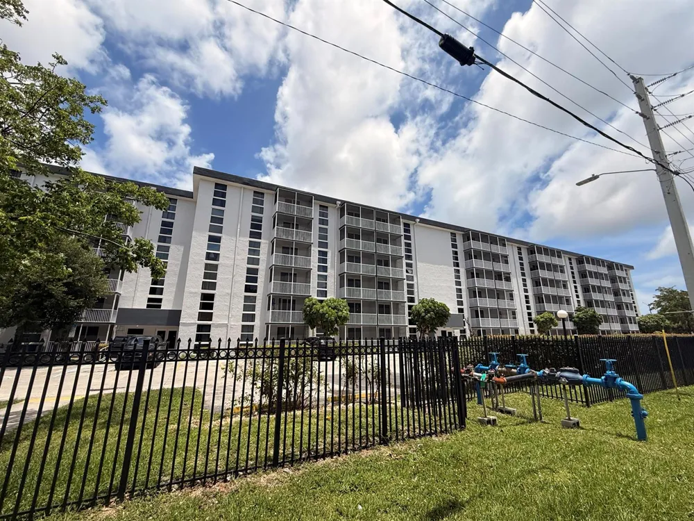 16950 W Dixie Highway #A226 North Miami Beach, FL 33160