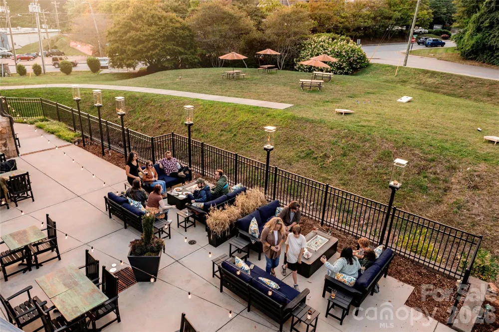 325 Bowling Park Road Asheville, NC 28803