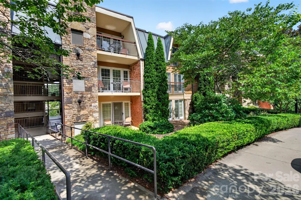 325 Bowling Park Road Asheville, NC 28803