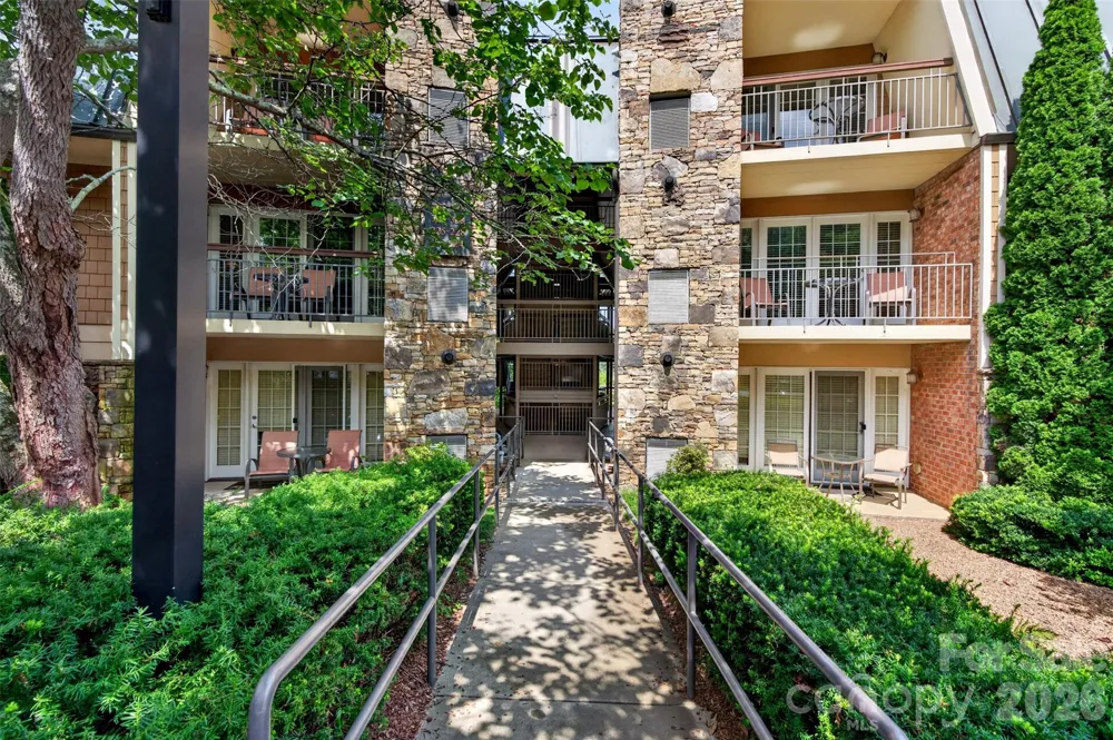 325 Bowling Park Road Asheville, NC 28803
