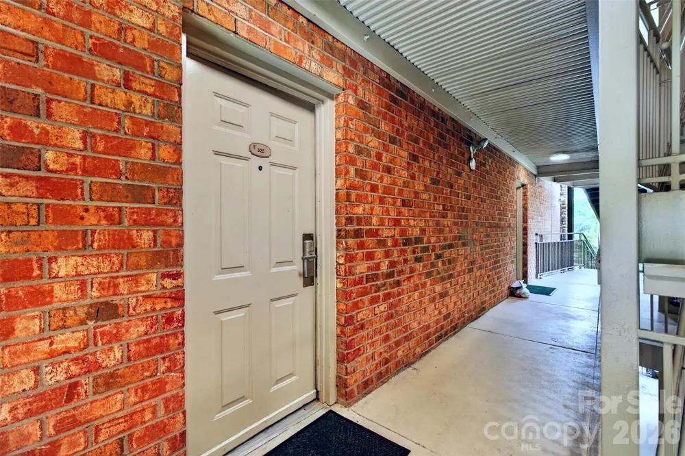 325 Bowling Park Road Asheville, NC 28803