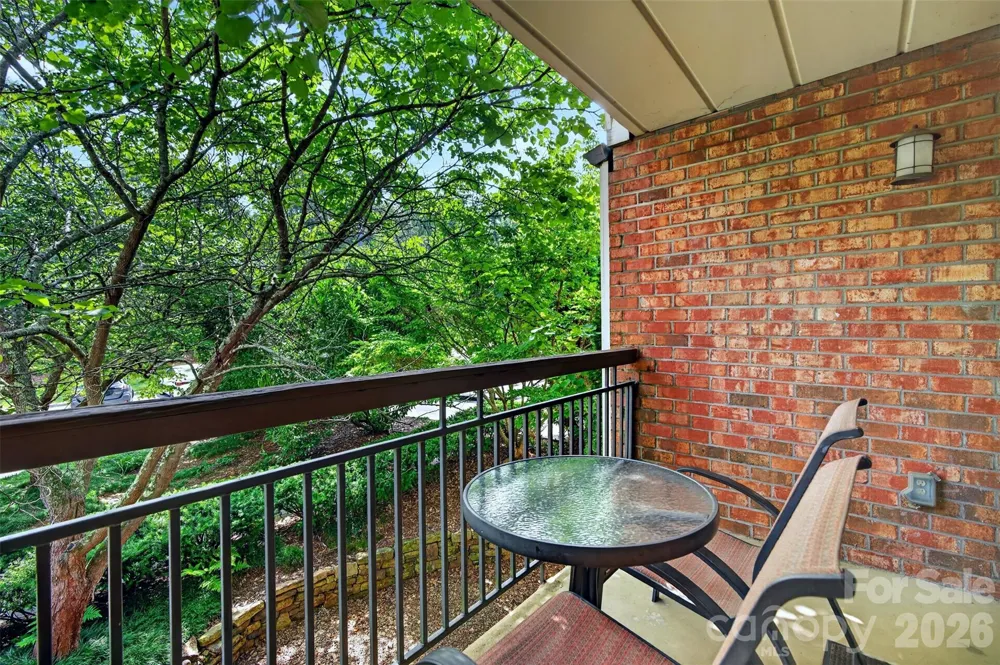 325 Bowling Park Road Asheville, NC 28803