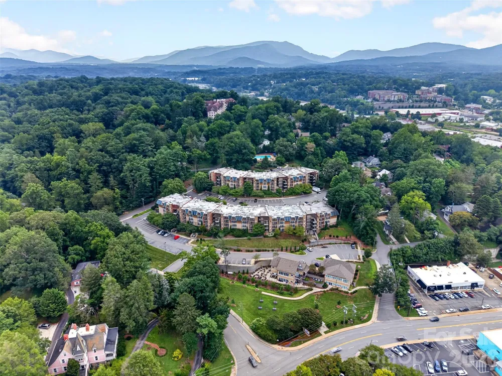 325 Bowling Park Road Asheville, NC 28803