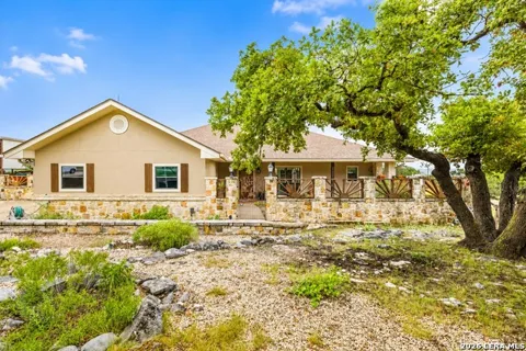 138 RIDGE RD W