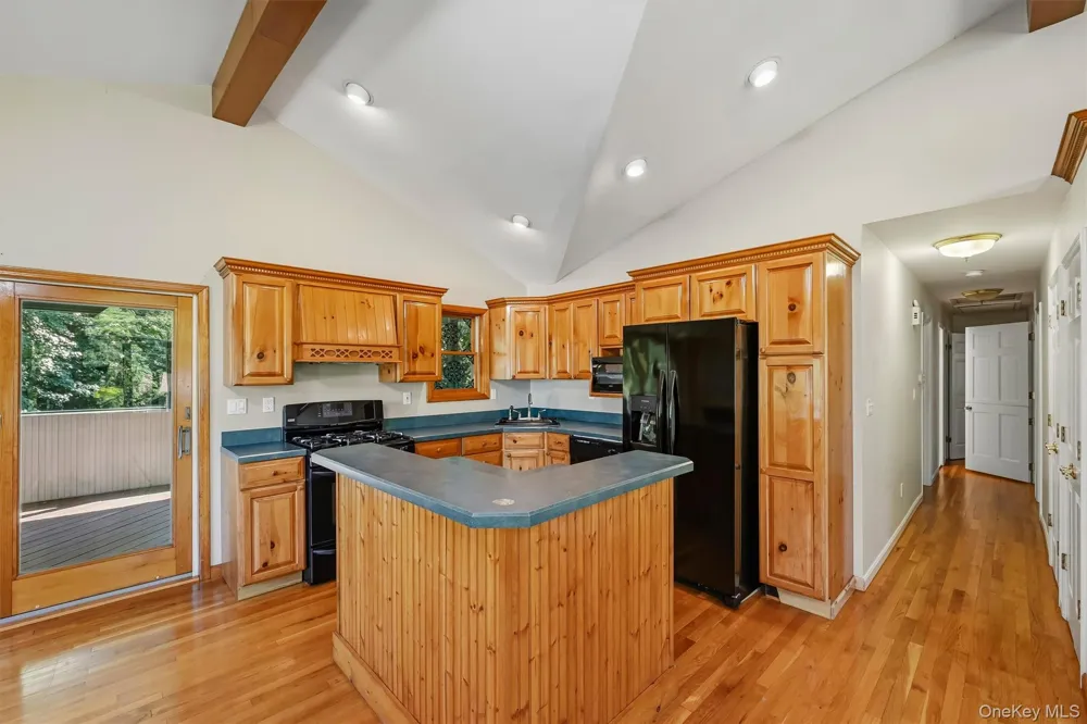143 Pineview Avenue Bardonia, NY 10954