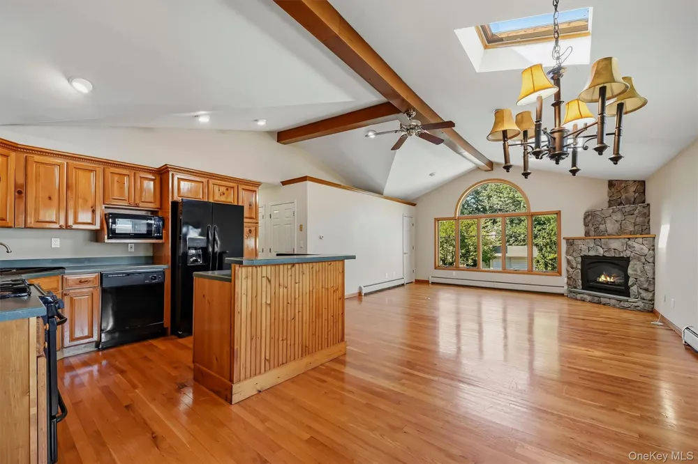 143 Pineview Avenue Bardonia, NY 10954