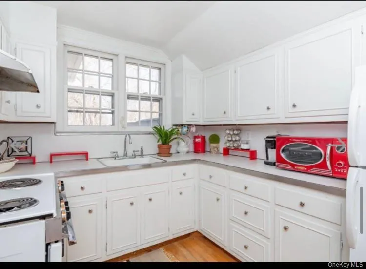 1680 Sea Road Southampton, NY 11968