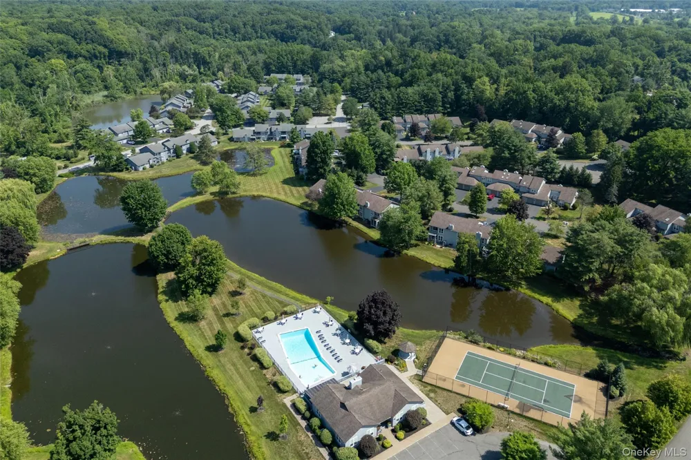 32 North Loop Rhinebeck, NY 12572