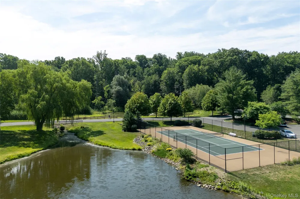 32 North Loop Rhinebeck, NY 12572