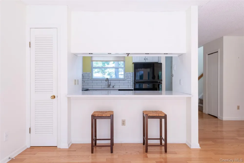 32 North Loop Rhinebeck, NY 12572