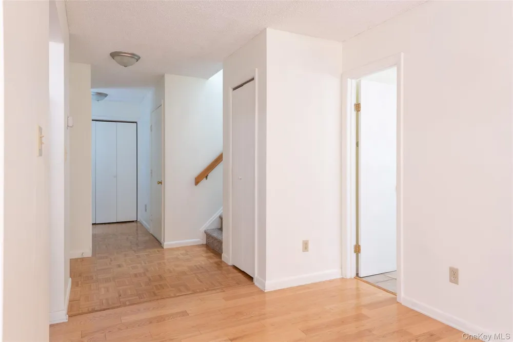 32 North Loop Rhinebeck, NY 12572