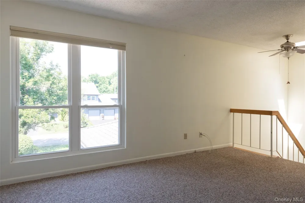 32 North Loop Rhinebeck, NY 12572