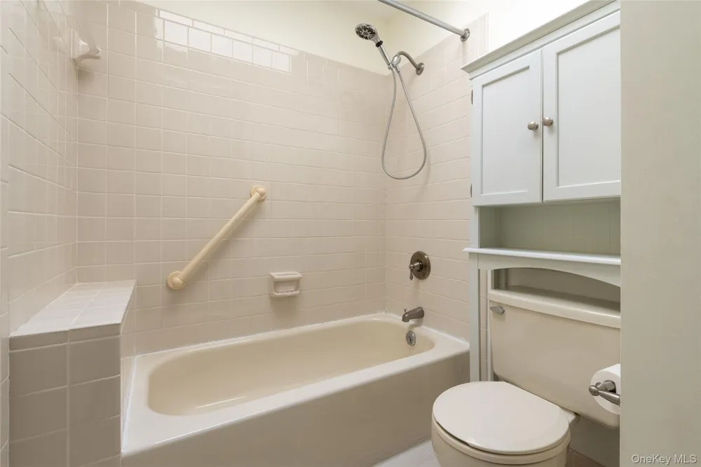 32 North Loop Rhinebeck, NY 12572