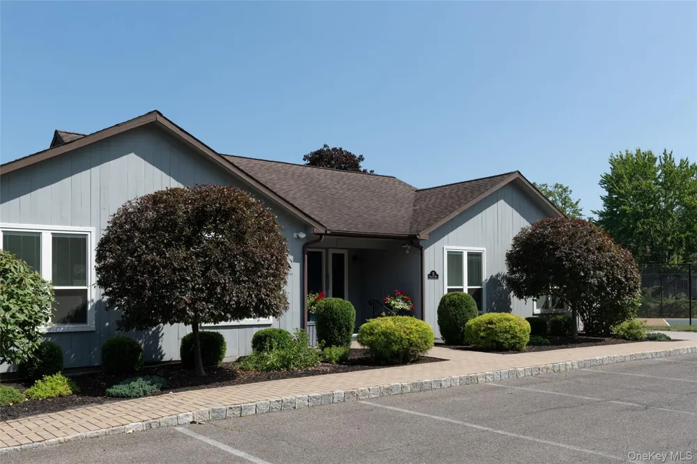 32 North Loop Rhinebeck, NY 12572