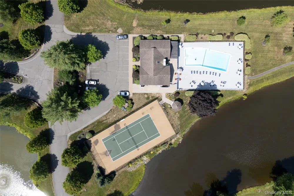 32 North Loop Rhinebeck, NY 12572