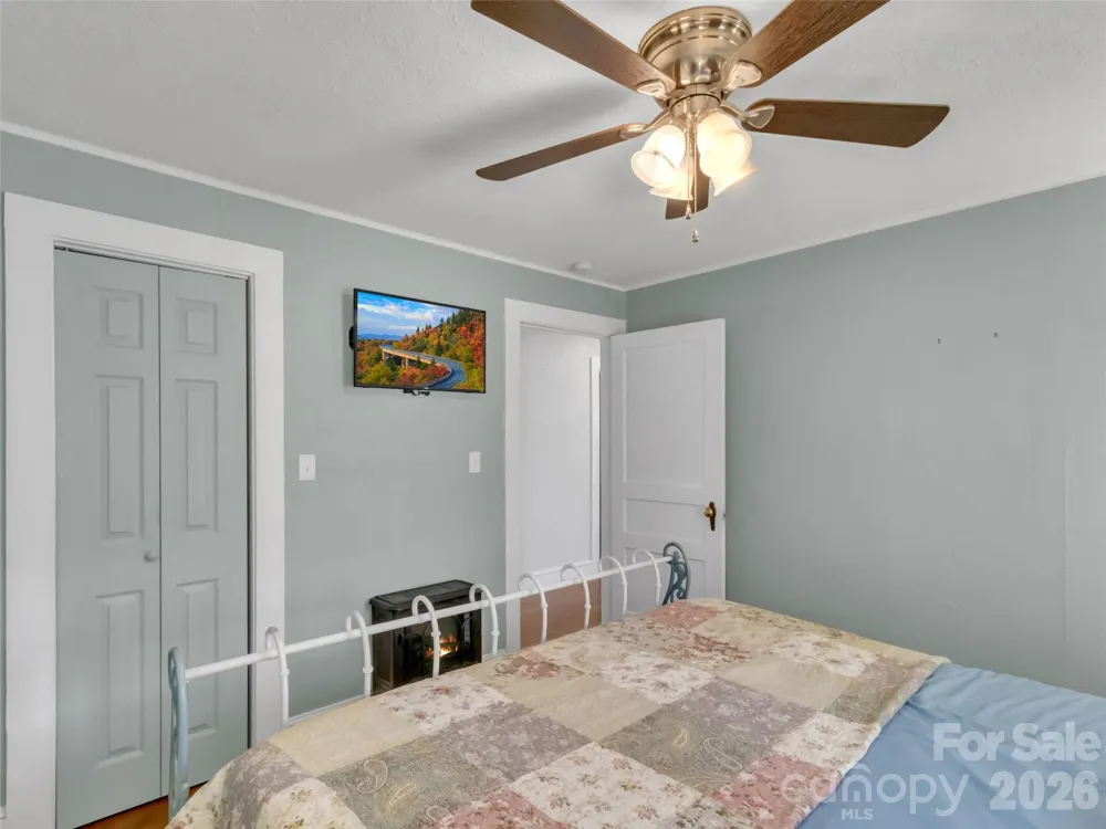 1114 Old Clyde Road Clyde, NC 28721