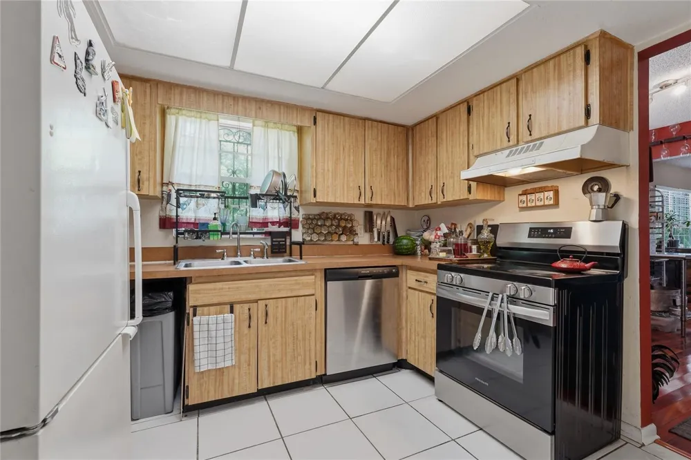 12922 ALBANY AVENUE Tampa, FL 33612