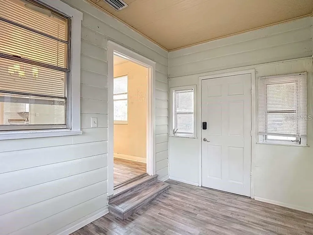 1008 E 24TH AVENUE Tampa, FL 33605