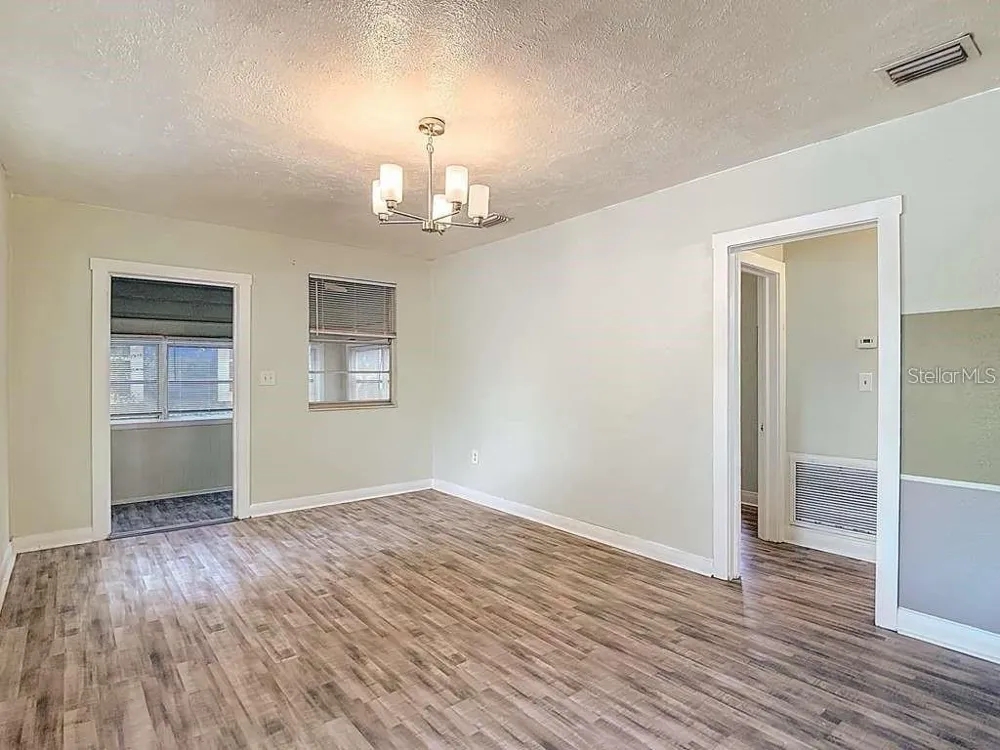 1008 E 24TH AVENUE Tampa, FL 33605
