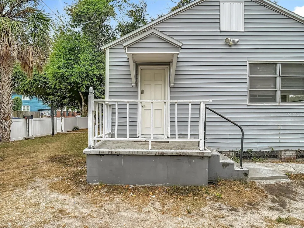 1008 E 24TH AVENUE Tampa, FL 33605