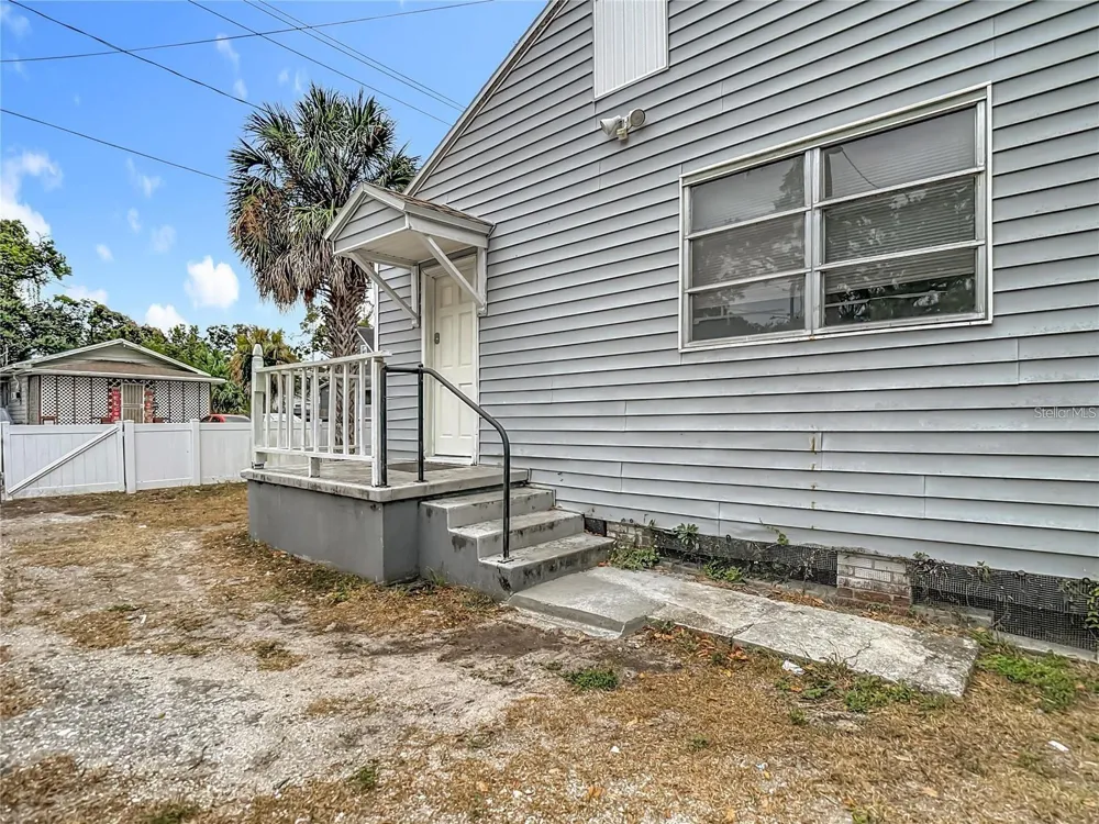 1008 E 24TH AVENUE Tampa, FL 33605