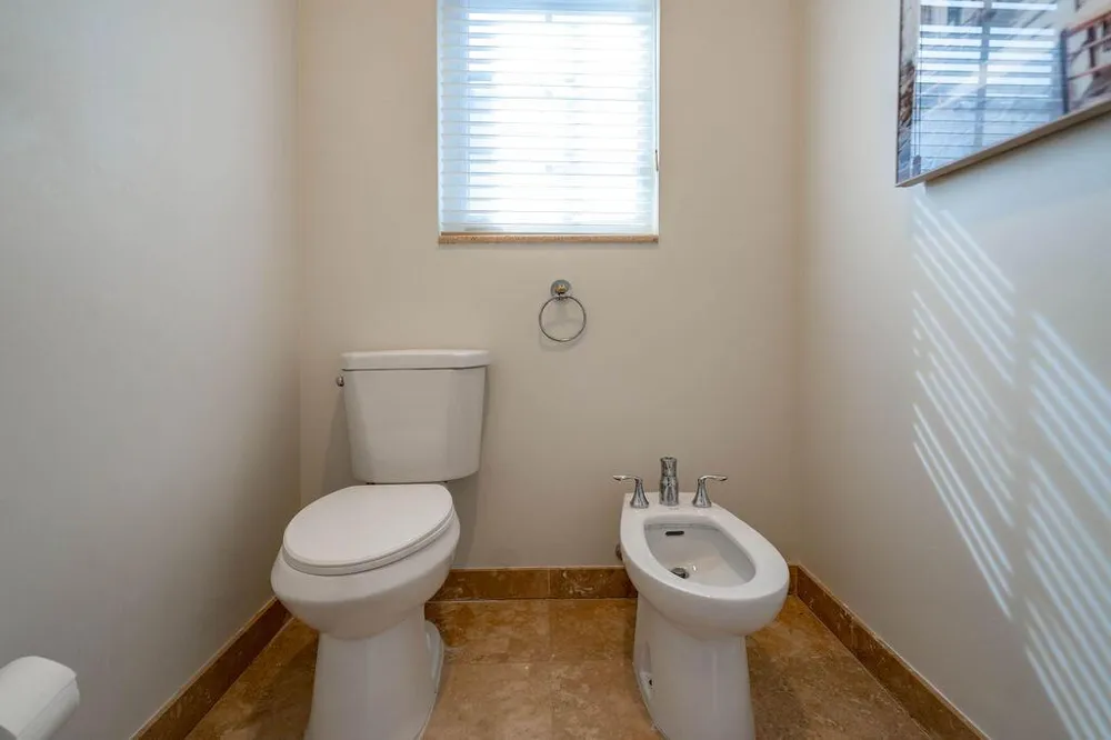 2530 NE 31ST COURT Lighthouse Point, FL 33064