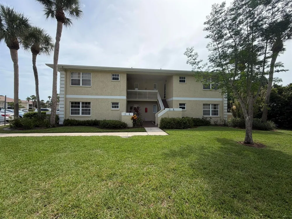 1546 SE ROYAL GREEN CIRCLE #102 Port St. Lucie, FL 34952