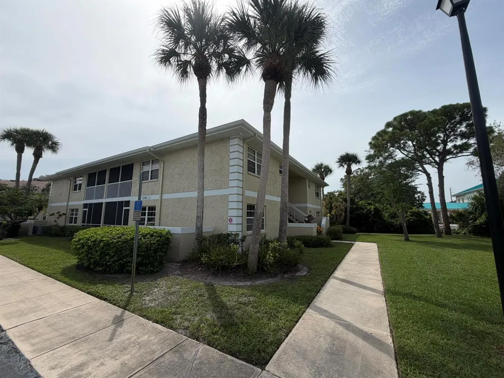 1546 SE ROYAL GREEN CIRCLE #102 Port St. Lucie, FL 34952