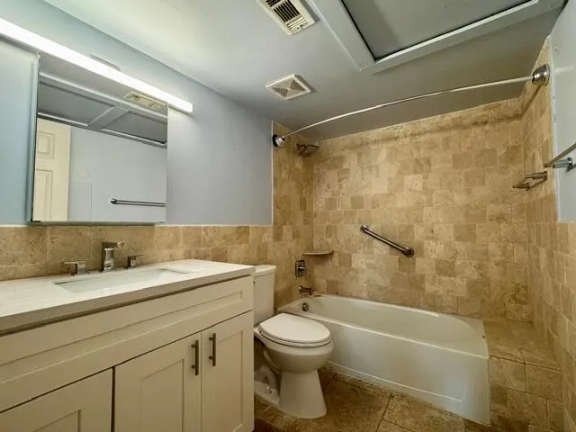 124 NE 19th Court #B102 Wilton Manors, FL 33305