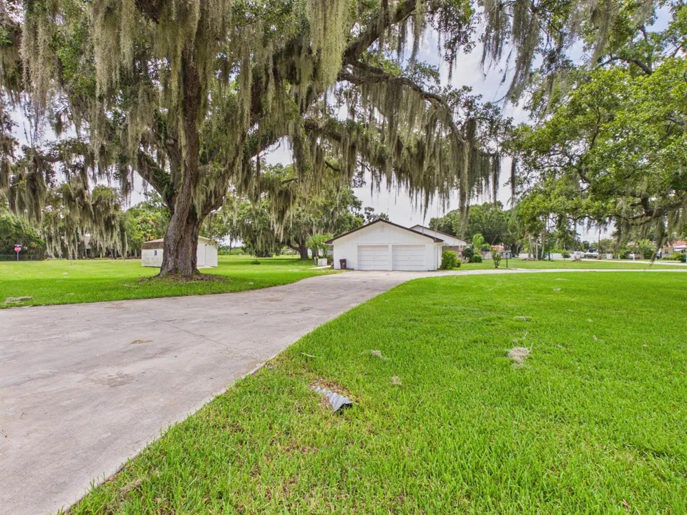 1501 SE 8TH DRIVE Okeechobee, FL 34974