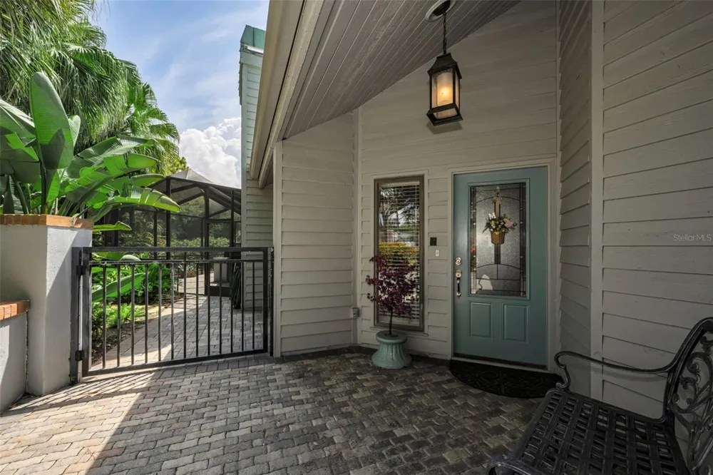 10497 LONGWOOD DRIVE Seminole, FL 33777