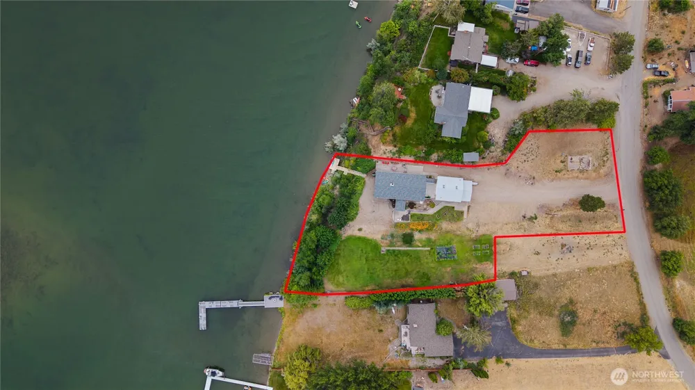 66 Boundary Point Road Oroville, WA 98844