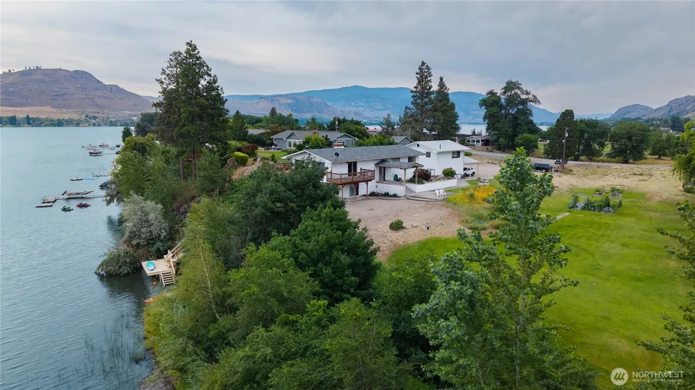 66 Boundary Point Road Oroville, WA 98844